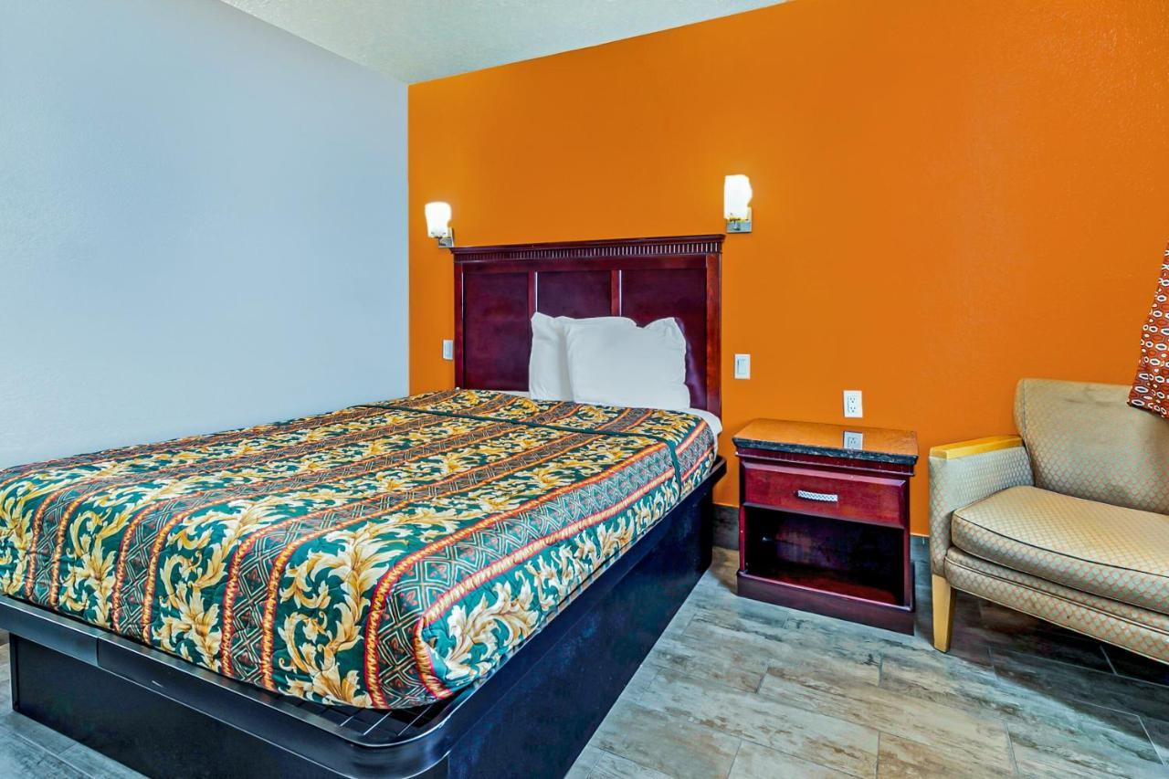 Oyo Hotel Lake Charles Hwy 10 Esterno foto