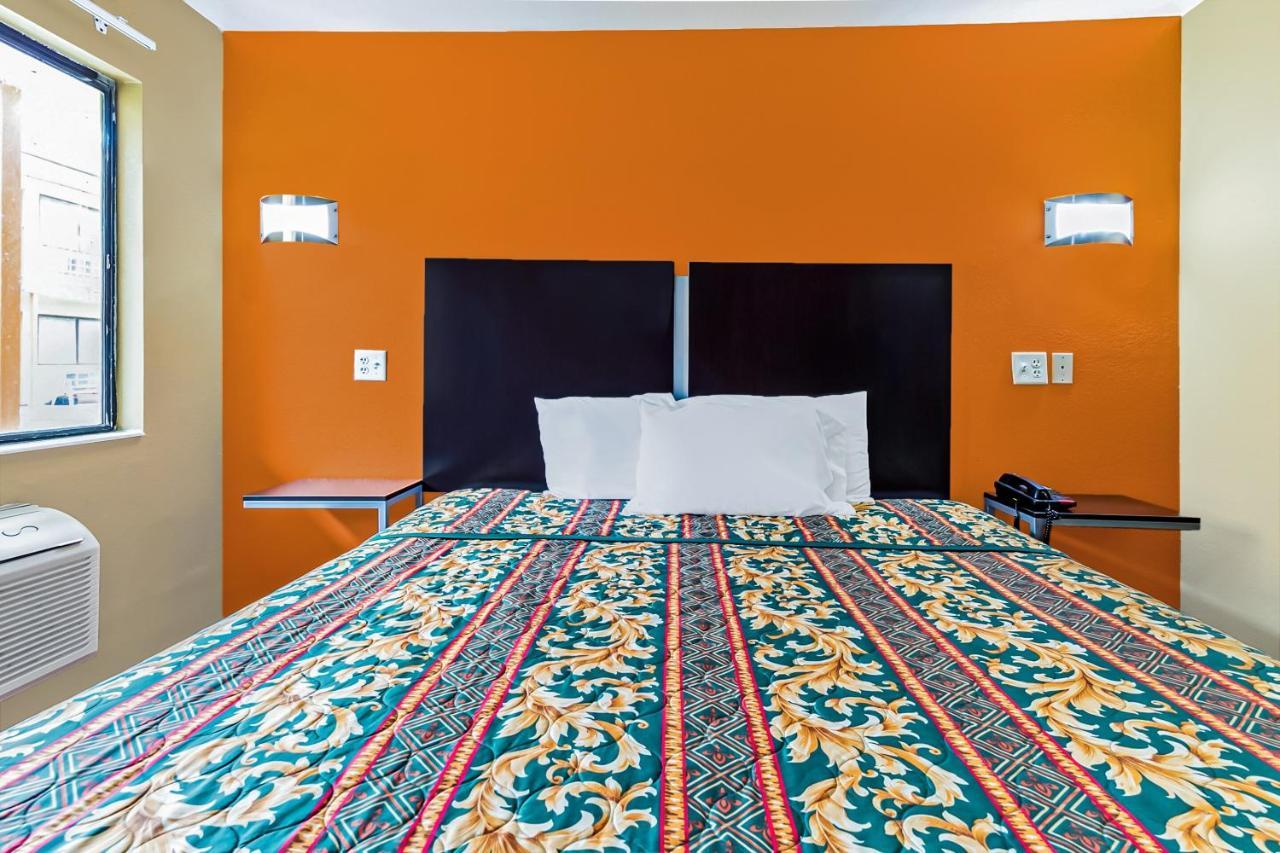 Oyo Hotel Lake Charles Hwy 10 Esterno foto