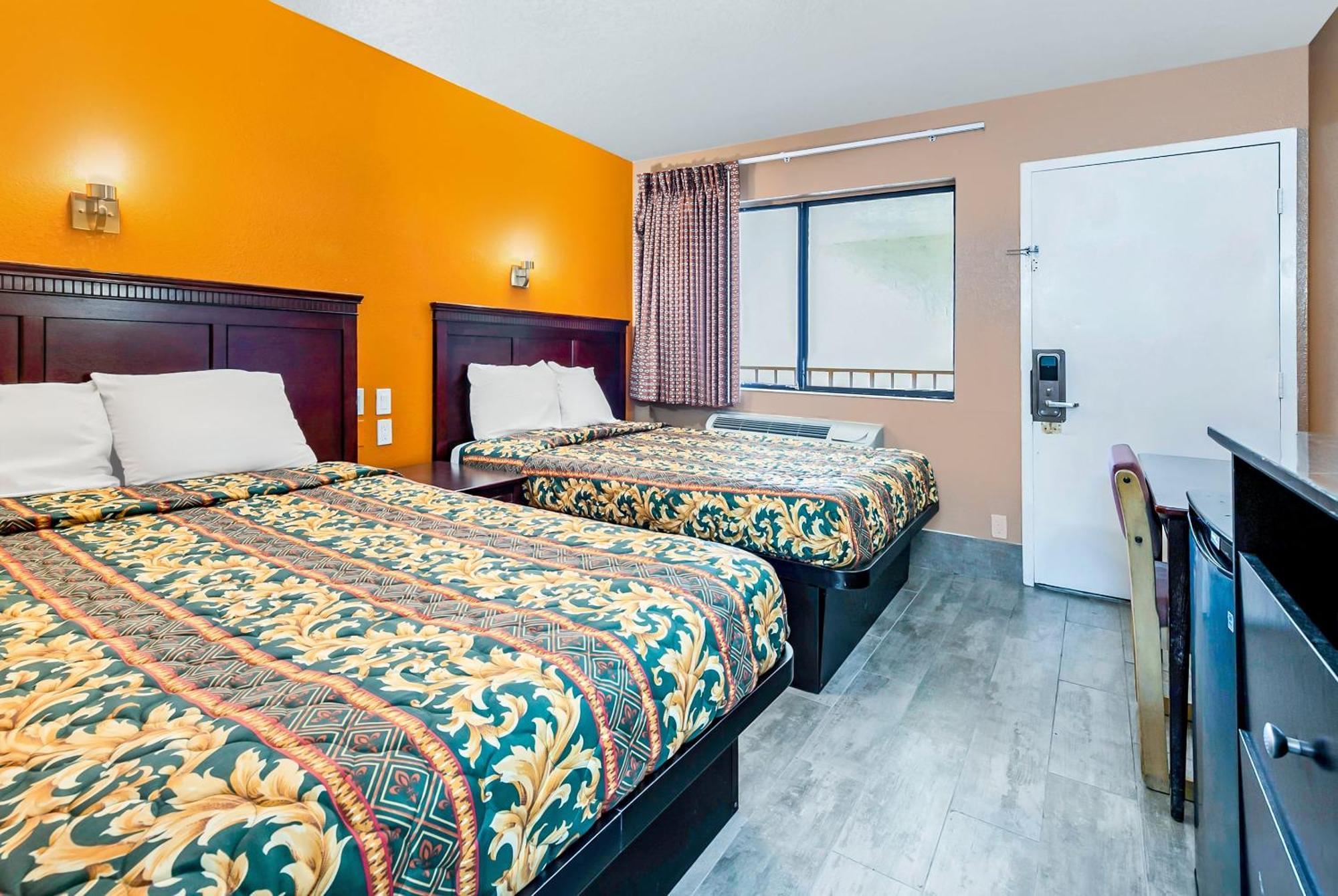 Oyo Hotel Lake Charles Hwy 10 Esterno foto
